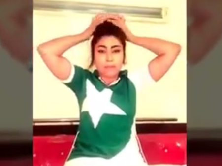 நிர்வாண டான்ஸ் ஆட முடியாமல் போச்சே... அப்ரிடியை திட்டி, அழுது புலம்பும் பாக். நடிகை!