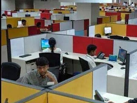 என்னங்க சொல்றீங்க லக்கானி, ஒரு நாள் லீவு விடனுமா.. மூக்கால் அழும் ஐடி நிறுவனங்கள்!