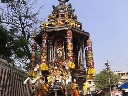 களை கட்டிய பங்குனி உத்திரம் - குல தெய்வ கோயிலில் குவிந்த குடும்பங்கள்