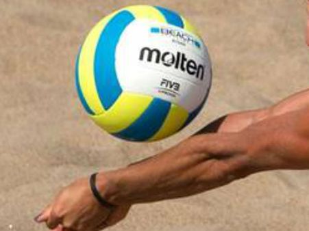 வாலிபால் போட்டியின்போது பிரசவம்... குழந்தையை புதரில் வீசி விட்டு தொடர்ந்து விளையாடிய பெண்!