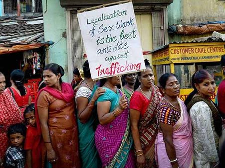 வாக்குறுதிகள் நிறைவேறாவிட்டால்... எங்கள் ஓட்டு நோட்டாவுக்கே... பாலியல் தொழிலாளிகள் எச்சரிக்கை