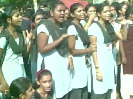 10 நாளில் 2வது முறையாக வினாத்தாள் லீக்.. கர்நாடக பிளஸ் டூ கெமிஸ்ட்ரி பொதுத்தேர்வு மீண்டும் ரத்து