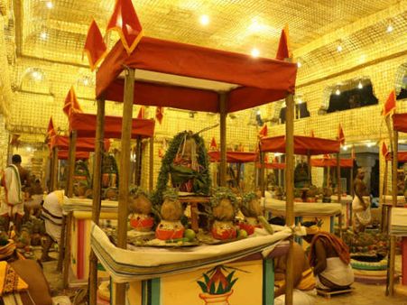 ஏப்.3ல் மயிலை கபாலீஸ்வரர் கோவில் கும்பாபிஷேகம்: யாகசாலை பூஜை கோலாகலம்