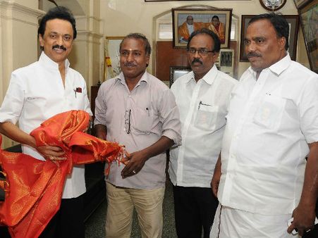 தேர்தல் நிதி ரூ. 100 கோடியை தேமுதிக திருப்பித் தரவேண்டும் : மாஜி மா.செ தினேஷ்