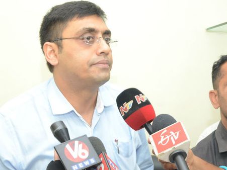 திருமணத்திற்கு பெண் கிடைக்காததால் விபரீத ஆபரேஷன் செய்த சாப்ட்வேர் என்ஜினியர்