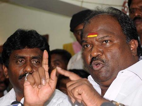 அதிமுகவிடம் பணம் வாங்கிக் கொண்டே ம.ந.வுடன் தேமுதிக கூட்டணி: சந்திரகுமார் பகீர் குற்றச்சாட்டு