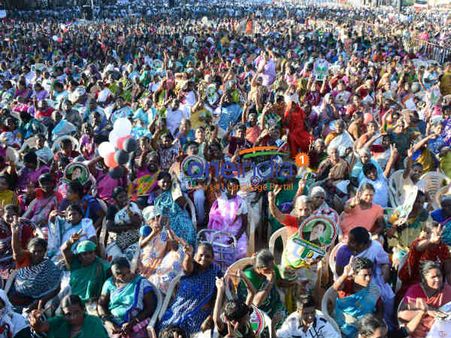 ஜெயலலிதா பிரச்சார கூட்டத்தை படம்பிடித்த வார இதழ் போட்டோகிராபர் மீது போலீஸ் தாக்குதல்