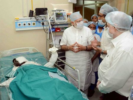 கொல்லம் தீ விபத்து: பலி எண்ணிக்கை 112 ஆக உயர்வு- வாணவேடிக்கைகளுக்கு தடை கோர முடிவு