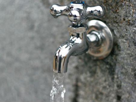 மும்பையில் கை கழுவ கூட தண்ணீர் இல்லை: ஒத்திவைக்கப்படும் ஆபரேசன்கள்