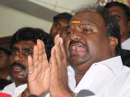 தேமுதிக கரை வேட்டிக்கு காப்பிரைட்டா வாங்கி வச்சிருக்கீங்க?.. சந்திரகுமார் கேள்வி