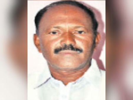 விடாது கருப்பு... மாற்றப்பட்ட பாளையங்கோட்டை அதிமுக வேட்பாளர் மீதும் குவியும் புகார்கள்!