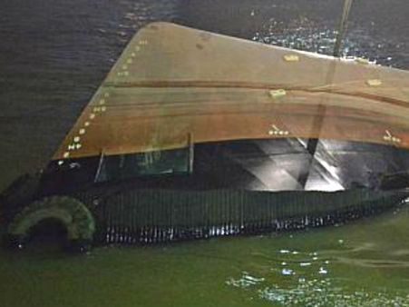 இத்தாலி அருகே கடலில் கவிழ்ந்த அகதிகள் படகு - 200க்கும் மேற்பட்டோர் பரிதாப பலி