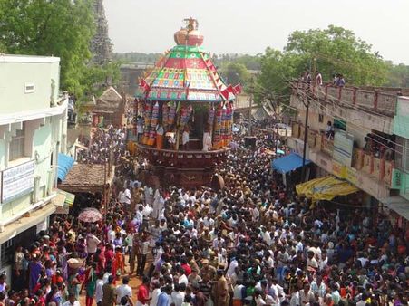 சித்திரை திருவிழா: மதுரை மீனாட்சி சுந்தரேஸ்வரர் கோயில் தேரோட்டம் கோலாகலம்