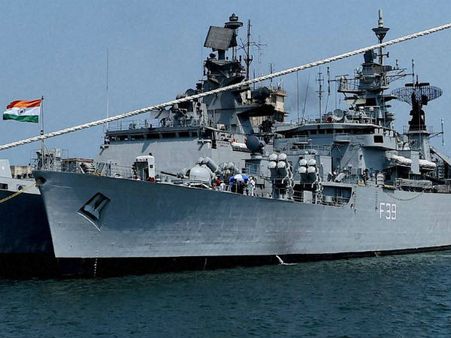 இந்திய கடற்படையில் புதிய சகாப்தம்: விரைவில் போர்க்கப்பல்களை இயக்கும் பெண்கள்