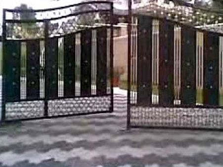 யுவராஜ் சிங் வீட்டு கேட் கழன்று விழுந்து 8 வயது சிறுவன் உடல் நசுங்கி பலி