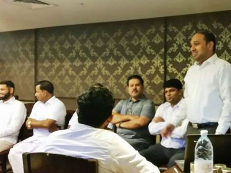 ஏழை தமிழ் மாணவ, மாணவியருக்கு உதவ துபாயில் நடந்த ஆலோசனை கூட்டம்