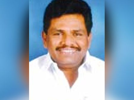 திமுகவின் 'ஹெவி வெயிட்' தலைகள் களம் காணும் தூத்துக்குடி மாவட்டம்- வேட்பாளர்கள் பயோடேட்டா