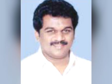 மாஜி அமைச்சர், எம்.பி.யுடன் குமரி மாவட்டத்தில் களமிறங்கிய திமுக- வேட்பாளர்கள் பயோடேட்டா