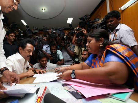 மு.க. ஸ்டாலினுக்கு ரூ. 4 கோடி சொத்து... வேட்புமனுவில் தகவல்