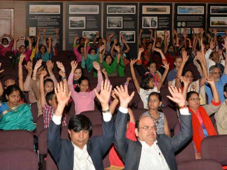 மஸ்கட் இந்திய தூதரகத்தில் இசையுடன் கூடிய சகஜ யோகா சிறப்பு நிகழ்ச்சி