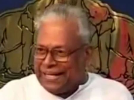 நெருப்புடா... இது வி.எஸ். அச்சுதானந்தனின் கபாலி வெர்சன்