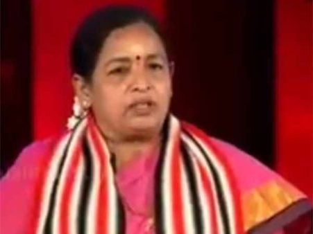 மக்கள் முன்னிலையில் சி.ஆர். சரஸ்வதியிடம் வரிந்து கட்டி சண்டை போட்ட வீரலட்சுமி