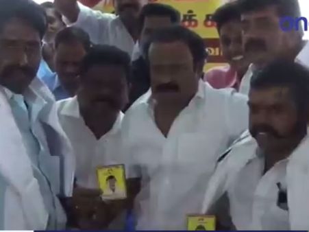 காரைக்குடியில் அதிமுக, பாஜக, தேமுதிக நிர்வாகிகளை இணைத்த திமுகவின் தென்னவன் - வீடியோ