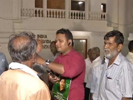 கருத்துக்கணிப்பு: அரசு கேபிளில் நியூஸ் 7 துண்டிப்பு- ஆபிசை கொளுத்துவோம் என மிரட்டல்