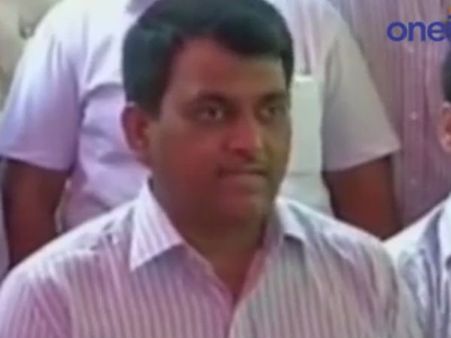 தொடங்கியது தபால் ஒட்டுப்பதிவு... ஆர்வமுடன் வாக்களிக்கும் அரசு அதிகாரிகள் - வீடியோ