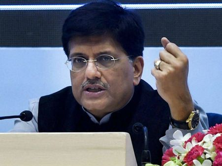 ஊழலில் திமுக- அதிமுக போட்டி... மின் வாரியத்துக்கு ரூ.73,000 கோடி இழப்பு- மத்திய அமைச்சர்