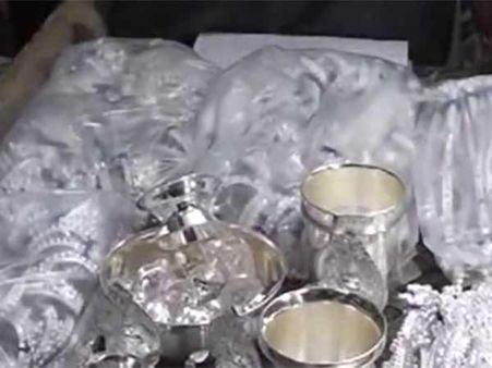 திண்டிவனத்தில் ரூ. 10 லட்சம் மதிப்பிலான வெள்ளி பொருட்கள் பறிமுதல்