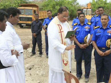 தேவாலயத்தின் பெயரால் கச்சத்தீவில் கடற்படை முகாம் அமைக்கிறது இலங்கை?: மத்திய அரசு கடும் அதிருப்தி!