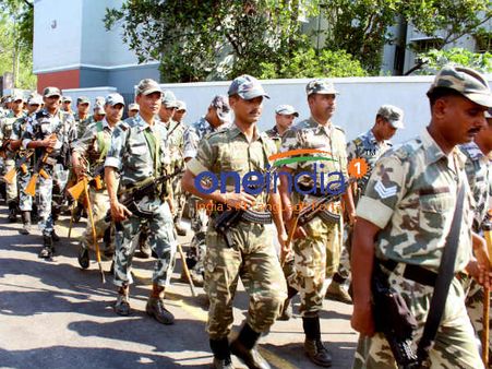 அச்சமின்றி வாக்களிக்க வாங்க... சென்னையில் கொடி அணிவகுப்பு நடத்தி அழைக்கும் துணை ராணுவம்