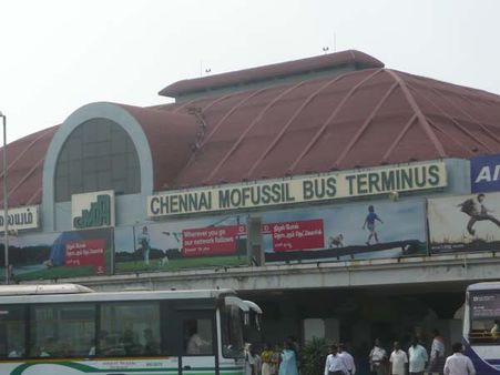 ஓட்டு போட சொந்த ஊர் செல்ல அலைமோதிய பயணிகள் - கோயம்பேட்டில் மறியல்