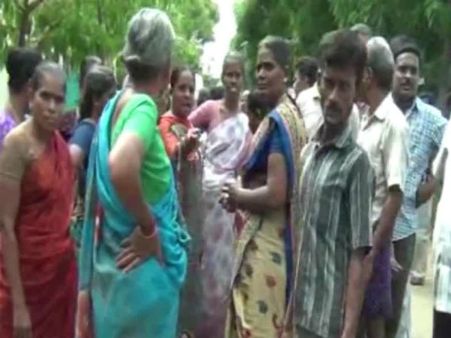 வாக்குப்பதிவு தள்ளி வைப்பு கண்துடைப்பா? 2 தொகுதிகளில் மட்டும்தான் பணம் பட்டுவாடா செய்யப்பட்டதா?