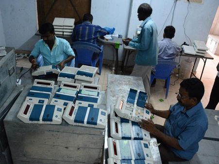 வாக்கு இயந்திரத்தில் பழுது... திருச்சி மினிக்கியூரில் வாக்குப்பதிவு 3 மணி நேரம் நீட்டிப்பு