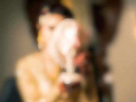 தேனிலவில் இருந்து திரும்பும்போது டெல்லி ஏர்போர்ட் டாய்லெட்டில் இருந்து பெண் மாயம்