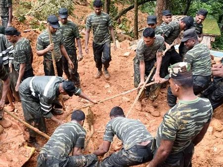 இலங்கையில் கடும் மழை: நிலச்சரிவில் சிக்கி 40 பேர் பலி...150 பேரை காணவில்லை !