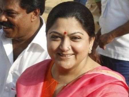 ஜெயலலிதாவை வாழ்த்திவிட்டு நாட்டை விட்டு கிளம்பும் குஷ்பு