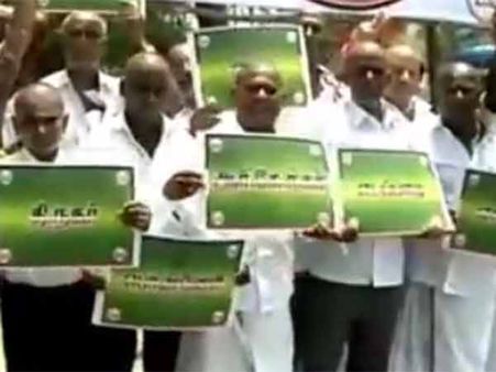 ஜெ., வெற்றிக்காக தொகுதிக்கு 1 மொட்டை... திருப்பதியில் 134 பேர் நேர்த்திக்கடன்