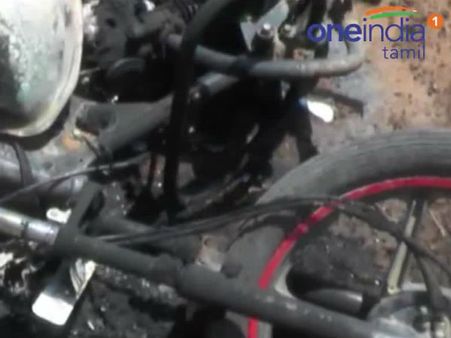 முன் விரோதத்தினால் பைக் தீ வைத்து எரிப்பு.... தேனியில் பரபரப்பு- வீடியோ