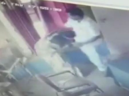 பெண் ஊழியரை பலாத்காரம் செய்ய முயன்ற பஞ்சாயத்து தலைவர்... சிசிடிவி காட்சி வெளியீடு- வீடியோ