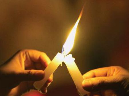 சென்னை மெரினா கடற்கரையில் ஈழத் தமிழர் படுகொலையின் 7-ம் ஆண்டு நினைவஞ்சலி