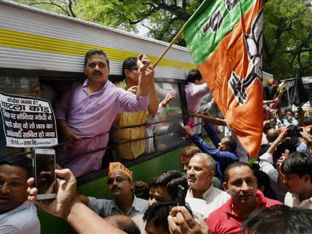 பாட்லா ஹவுஸ் என்கவுண்ட்டர் விவகாரம்: சோனியா வீடு முன்பு பாஜக போராட்டம்