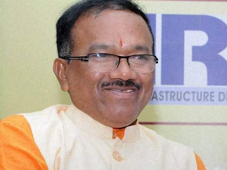 வேறு நாட்டு டூரிஸ்ட்டுகள் டீசன்ட்.. நைஜீரியர்களால்தான் பிரச்சினை: கோவா முதல்வர்