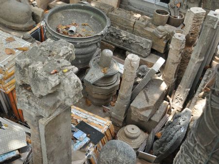 தீனதயாளன் வீட்டில் குவியல் குவியலாக சோழர்கால சிலைகள் பறிமுதல்- சுபாஷ் கபூரிடம் விசாரணை