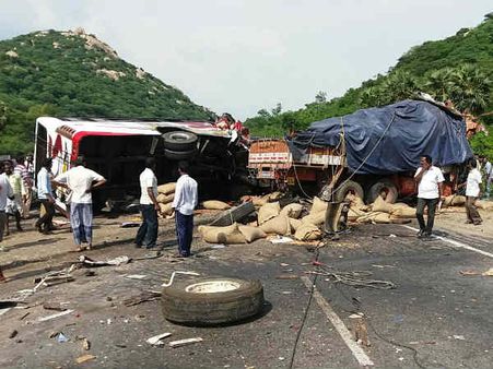 கிருஷ்ணகிரி விபத்து பற்றி தகவல் அறிய ஹெல்ப்லைன் நம்பர் 1299