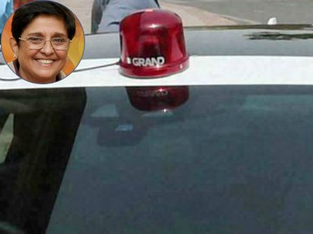 விஐபிகளின் கார்களில் சைரன் பயன்படுத்த தடை: கிரண் பேடியின் அடுத்த அதிரடி