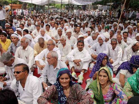 ஹரியானாவில் இடஒதுக்கீடு கோரி ஜாட் சமூகத்தினர் போராட்டம்- இணையசேவை முடக்கம், 144 தடை உத்தரவு!