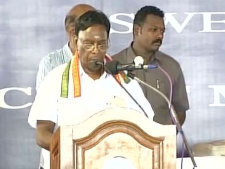 புதுச்சேரி முதல்வரானார் நாராயணசாமி.. நமச்சிவாயம் உள்ளிட்ட 5 அமைச்சர்களும் பதவியேற்றனர்